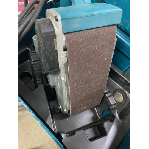 Makita 9404J Ponceuse a bande 100x610mm, 1010W, Makpac