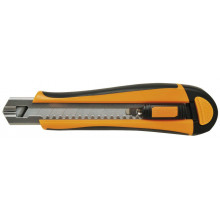 Fiskars Couteau a déchiqueter avec plateau 18mm 1004620